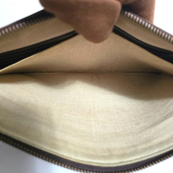 GUCCI 2018 Cruise GG Supreme Canvas UFO Patch Envelope Clutch - Picture 10 of 12